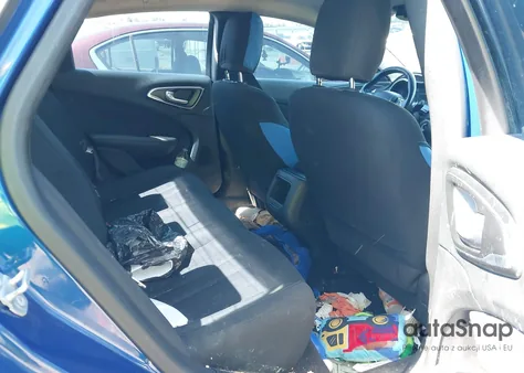 2015 Chrysler 200 Limited из США, поврежденный, VIN 1C3CCCAB3FN738526